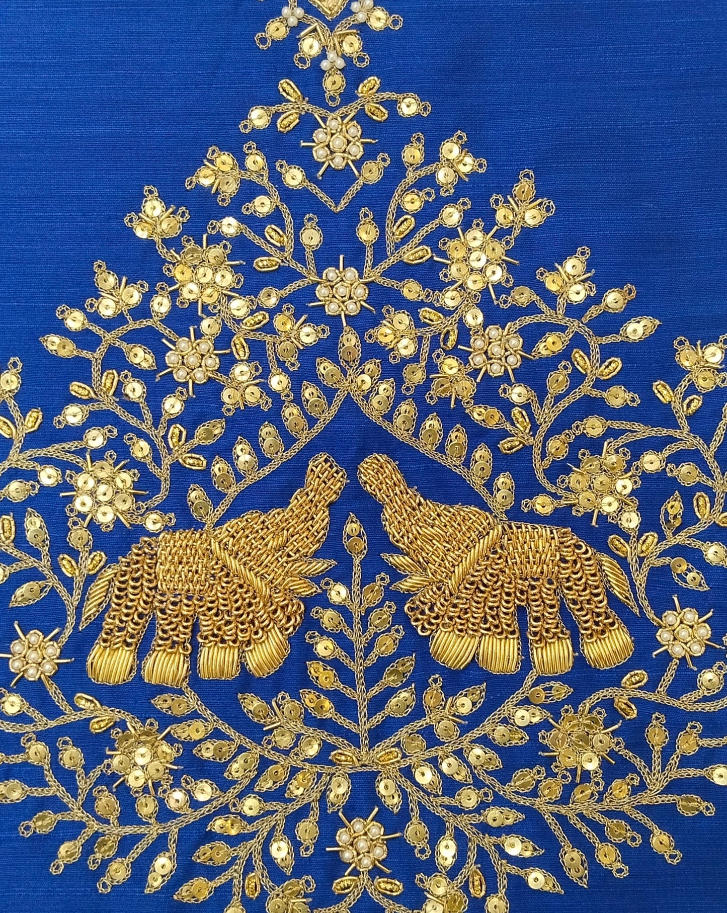 Jashn-e-Zardozi Kurta Set