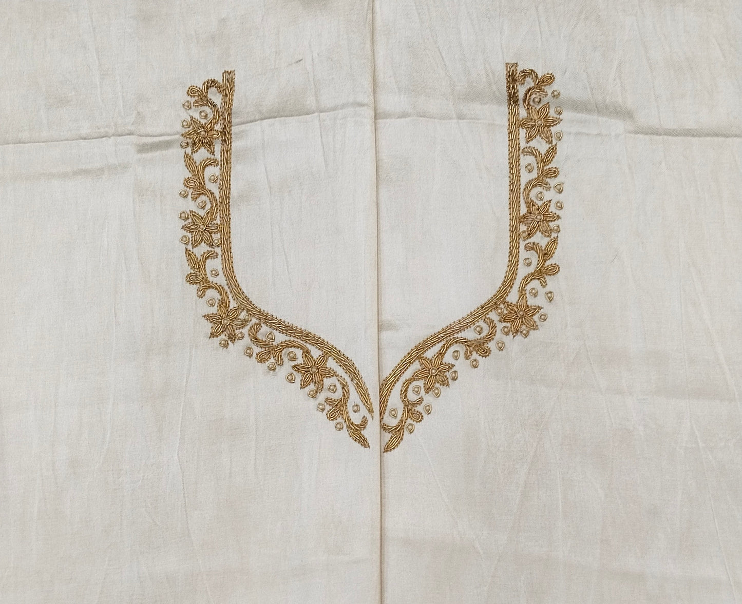 Handcrafted Zardozi Perfection blouse pis. (White )